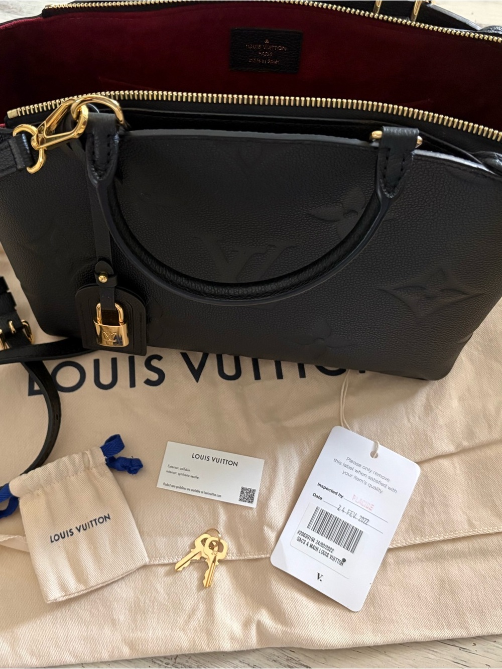 Louis Vuitton Black Leather Handbag with Gold Hardware Authentic Petite Palais